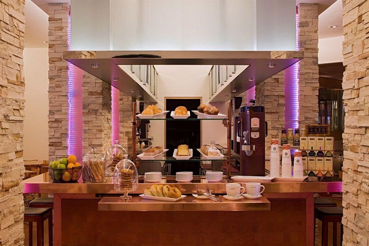 Hyatt Regency Hotel 3*